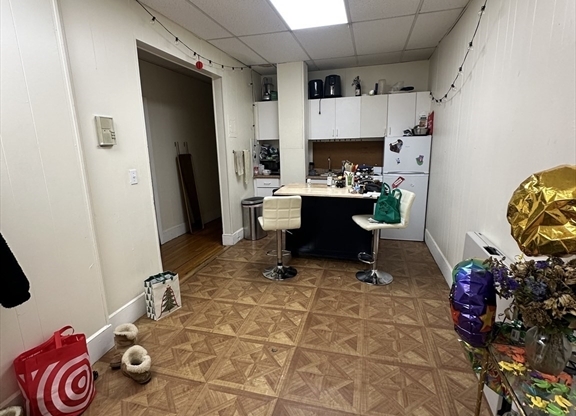 3 beds, 1 bath, 800 sqft, $3,650, Unit 2