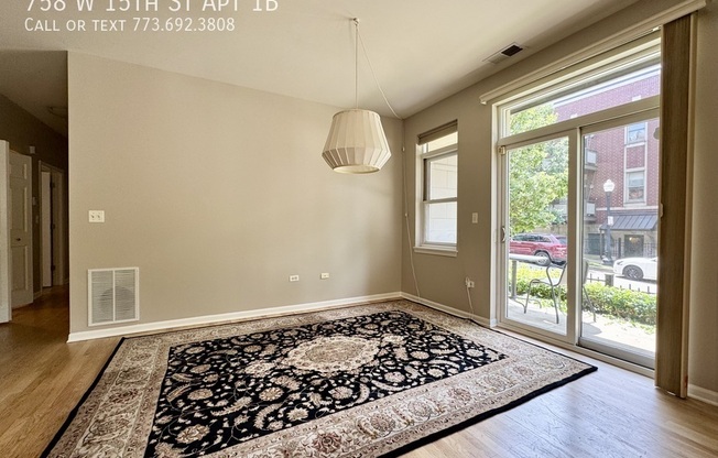 758 W 15 ST