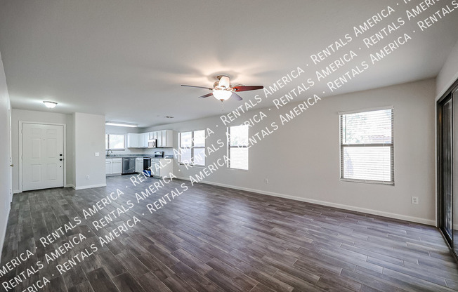 2305 E SPRUCE DR
