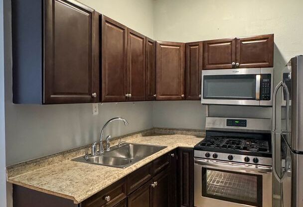 1 bed, 1 bath, 900 sqft, $975, Unit 1st Floor