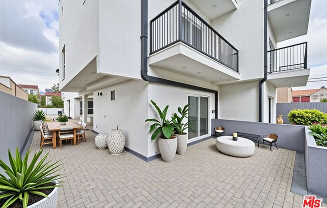1106 QUEEN ANNE PL