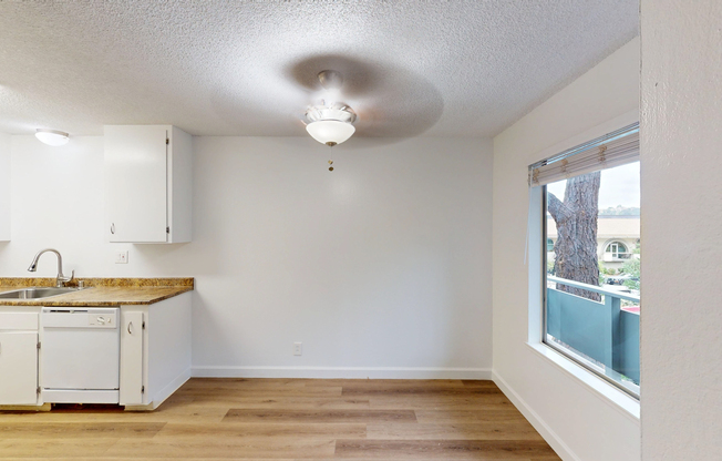 827 LAS GALLINAS AVE