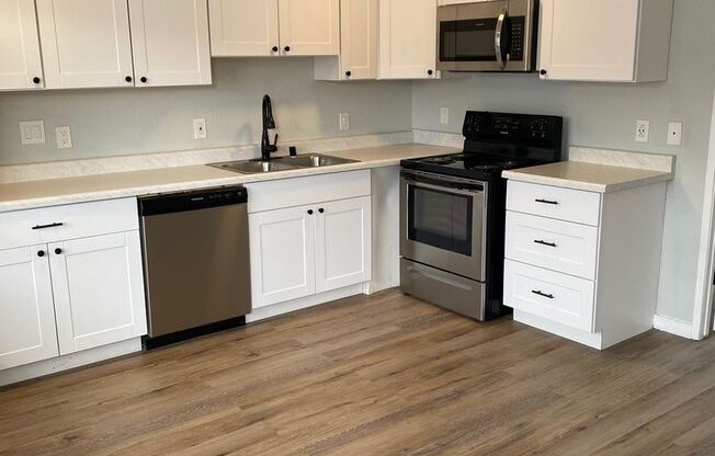 1 bed, 1 bath, 500 sqft, $1,299, Unit E2