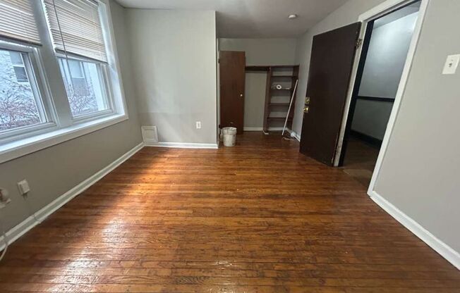 Studio, 1 bath, 280 sqft, $890, Unit B12