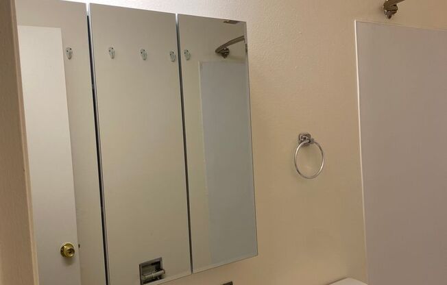 #122 COLONIAL MANOR APARTMENTS