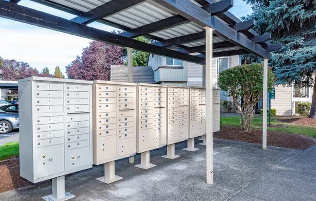 Sir Charles Court mail station, Beaverton, OR, 97006