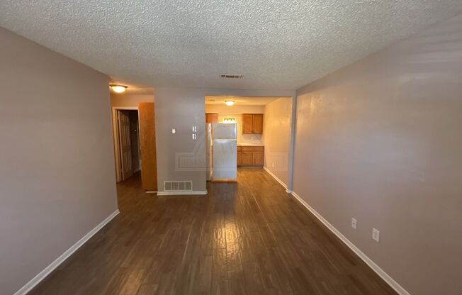 2 beds, 1 bath, $675, Unit 105 Reagan Ave W Unit 43