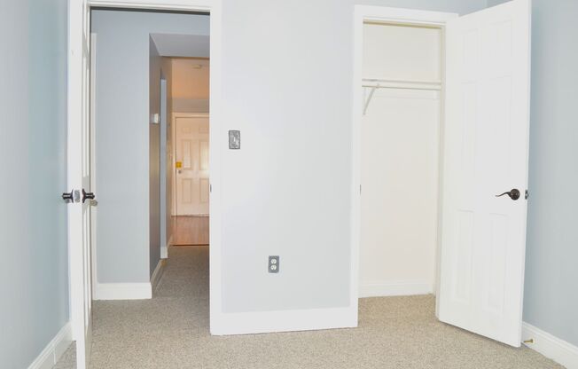 2 beds, 1 bath, $1,600, Unit #304