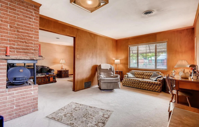 3 bedroom / 2 bathroom house with large backyard. Conveniently located just off I-225!