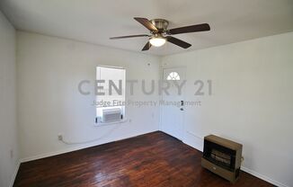 3 beds, 2 baths, $1,650