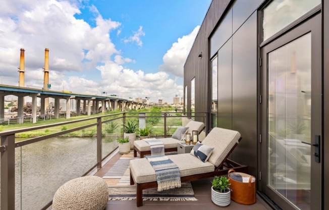 2 beds, 1 bath, 983 sqft, $2,875, Unit 412