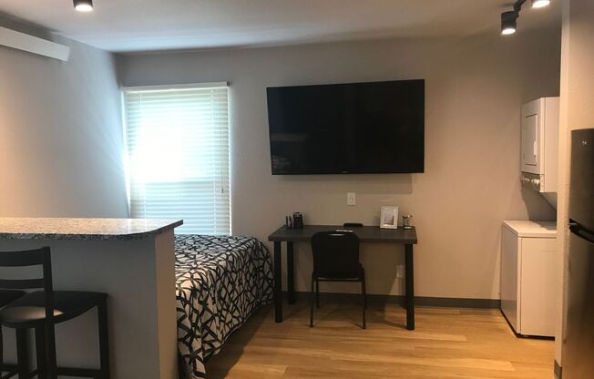 Studio, 1 bath, 265 sqft, $980