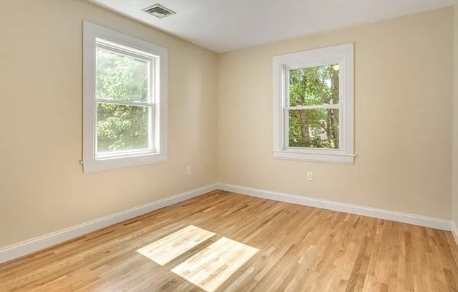 51 53 COLONIAL