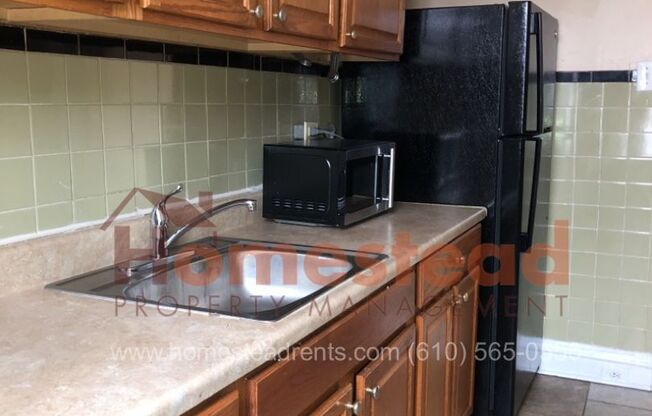 2 beds, 1 bath, $1,100