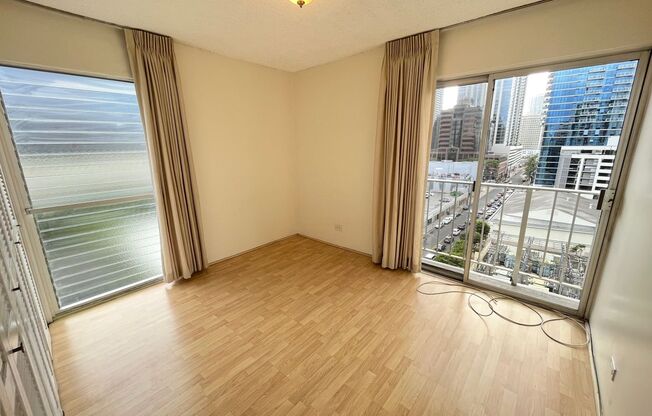 2 beds, 2 baths, $2,600, Unit Coty Tower