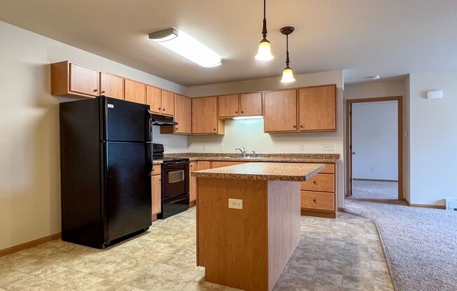 1 bed, 1 bath, 936 sqft, $1,275, Unit ML 530-01