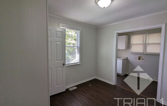 2 beds, 1 bath, $1,100