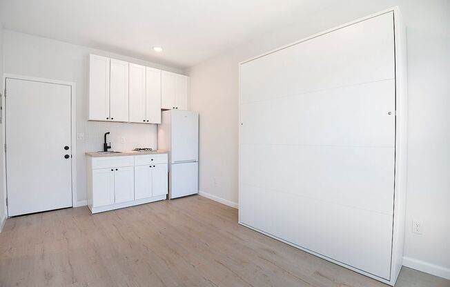 Studio, 1 bath, 214 sqft, $1,250, Unit 220