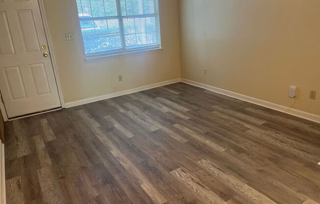 2 Bed, 1.5 Bath Townhouse