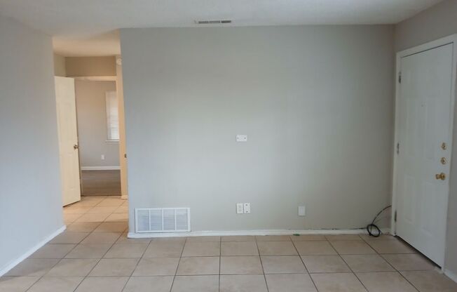 3 beds, 1 bath, $1,400