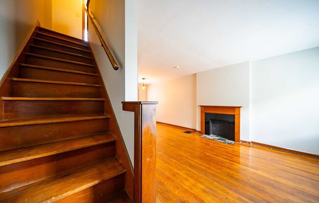 2 beds, 1 bath, $1,245, Unit 213