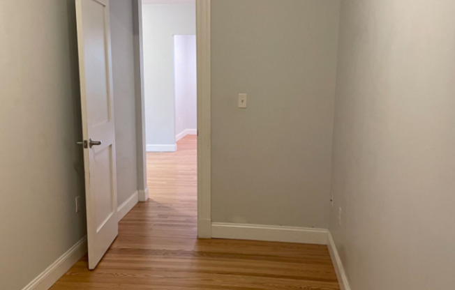 1 bed, 1 bath, 784 sqft, $2,500, Unit #5