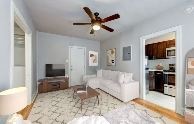 Studio, 1 bath, $995, Unit B406