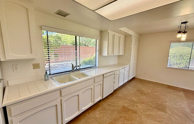 Spacious 4 bedroom 2 bath home located in Rancho Bernardo!