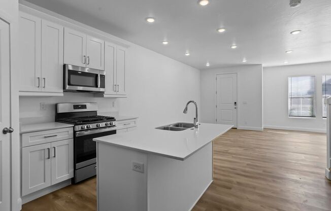 Stunning 3Bed Townhome in Desert Color!