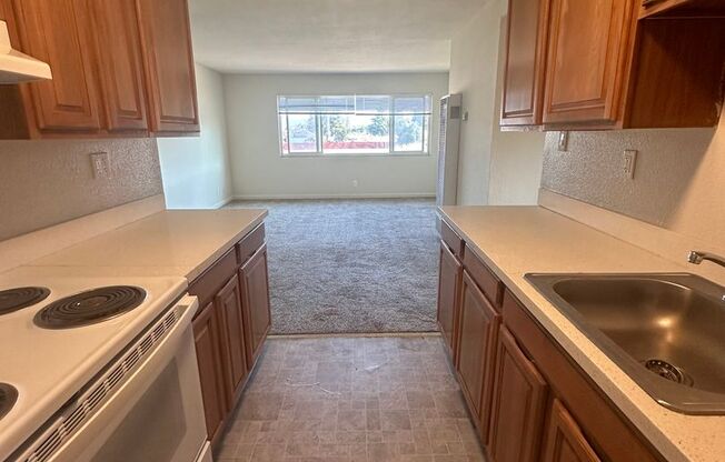 2 beds, 1 bath, 822 sqft, $2,300, Unit Apt 21