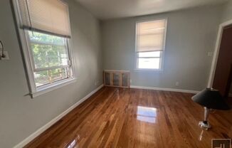 2 beds, 1 bath, $2,000, Unit 2