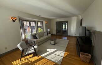 2 beds, 1 bath, $4,095, Unit 2525