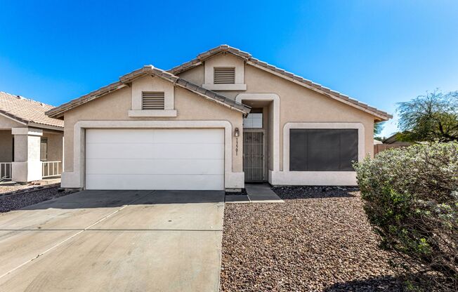 Spacious home in El Mirage!