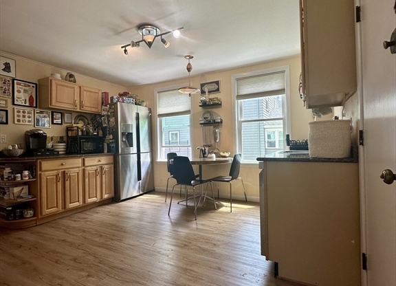 25 CEDAR ST