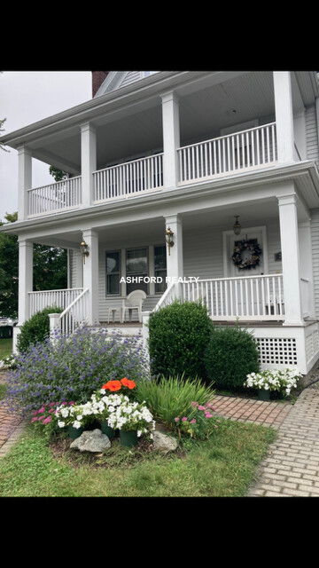 260 WAVERLEY AVE