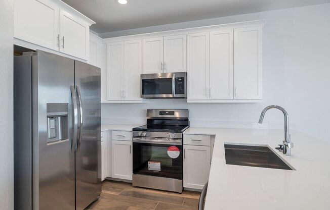 Like Brand New Luxurious Modern 3 Bedroom 2 Bath Townhome in Warner Meadow – Rare Rental Opportunity!