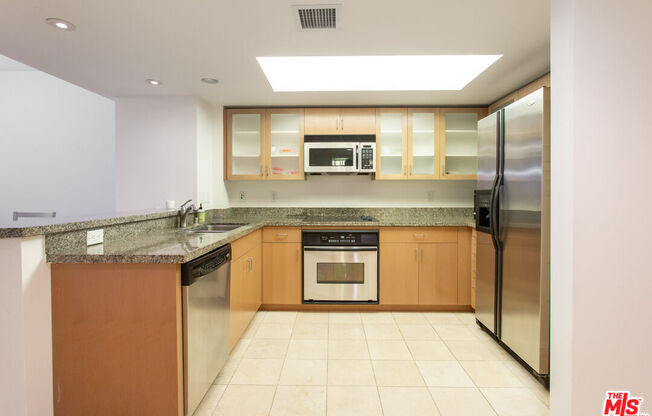 1 bed, 1.5 baths, 996 sqft, $4,495, Unit 1609