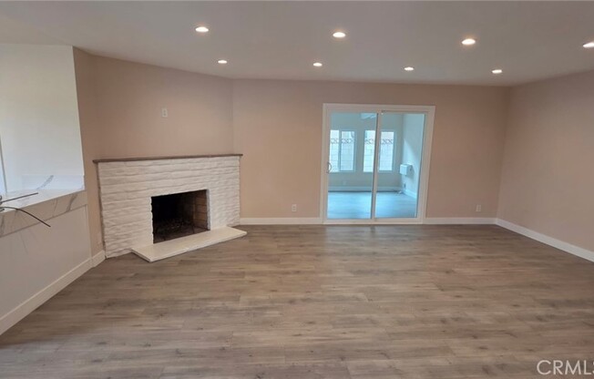 23300 23300 WELBY WAY