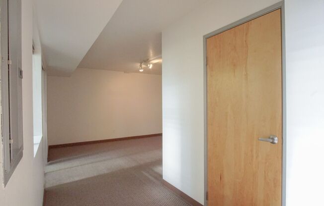 Studio, 1 bath, $1,295, Unit 2548A