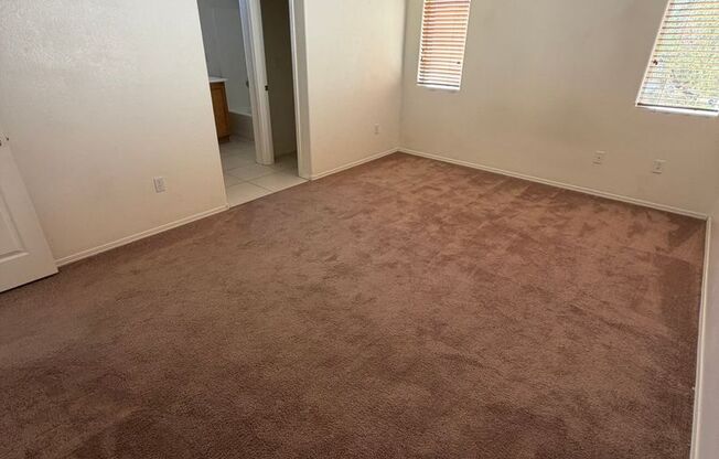 3 beds, 2.5 baths, $1,900