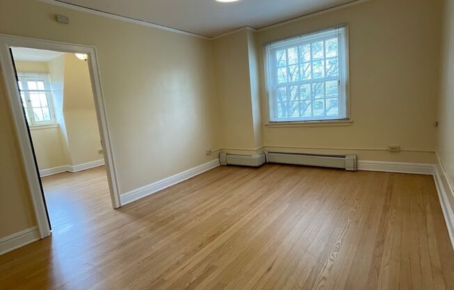 1 bed, 1 bath, 470 sqft, $1,125, Unit B-31