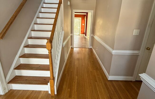 Large 4 Bedroom Home in Glen Allen