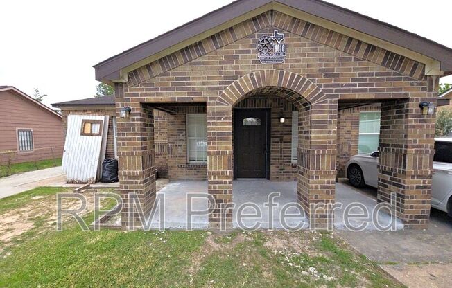 9010 LINDA VIS RD