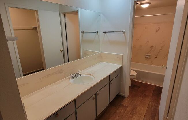 1 bed, 1 bath, 600 sqft, $995, Unit 17A