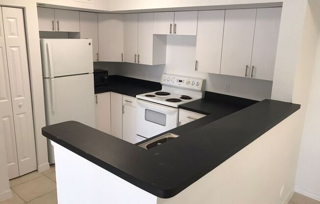 3 beds, 2 baths, 1,079 sqft, $2,600, Unit 13770-204