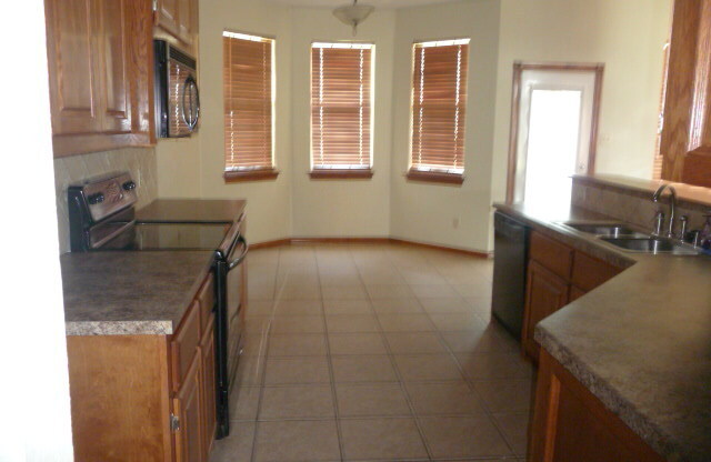 3 beds, 2 baths, $1,500