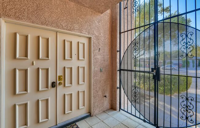 Immaculate 2 bedroom condo with all the appliances