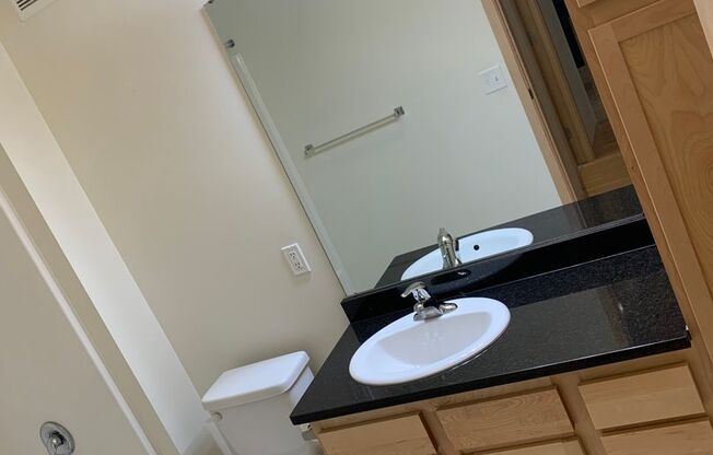 1 bed, 1 bath, 600 sqft, $995, Unit 209