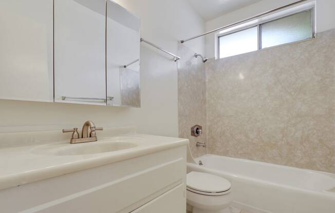 Welcome to 3585 Centinela