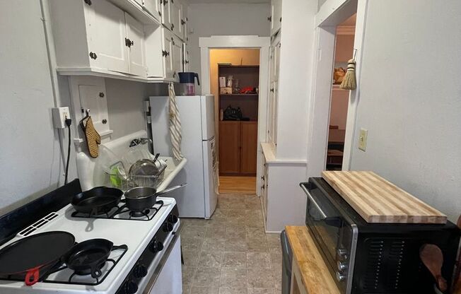 1 bed, 1 bath, $995, Unit 45